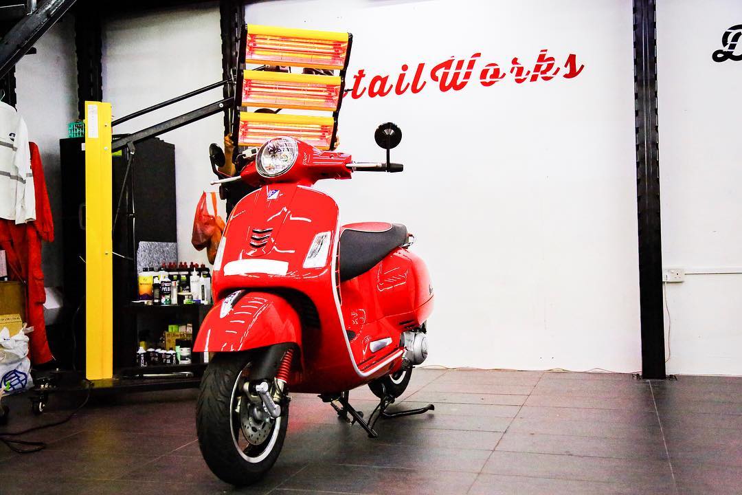 🍒 Pretty lil red Vespa coated with our 9H ceramic coatin...