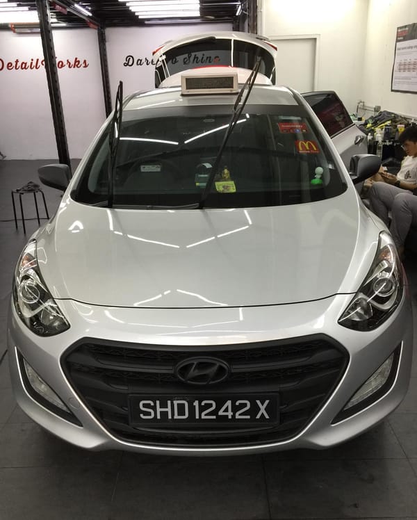 EVEN CABBIES ARE HERE TO GROOM THEIR RIDE.