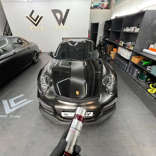 GT3RS in a blend of gloss and satin black by @thevinylcli...